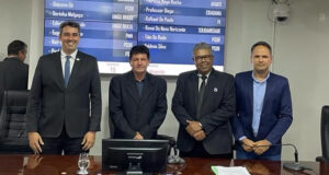 ELEIÇÃO DA CÂMARA DE UNAÍ REALIZADA: O ENVIADO DE DEUS ASSUME O COMANDO – UMA JORNADA DIVINA PELA DEMOCRACIA