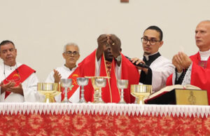 DIÁCONO GÊ DÁ AS BOAS-VINDAS AO NOVO PÁROCO EM NOME DO LEGISLATIVO E EXECUTIVO