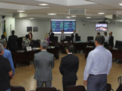 TURBULÊNCIAS NA CÂMARA DE UNAÍ: ELEIÇÃO DA MESA DIRETORA EM DESTAQUE COM GRITOS DE FUJÕES.