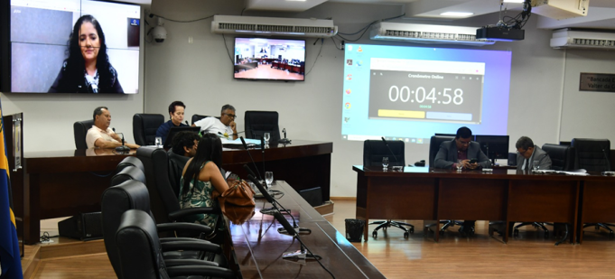 COMISSÃO DE ÉTICA DA CÂMARA MUNICIPAL DE UNAÍ REALIZA REUNIÃO PARA OUVIR VEREADORA NAIR DAYANA