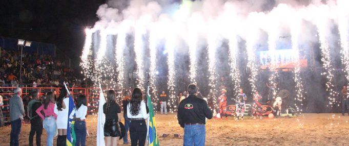 15ª FESTA DO PEÃO DE DOM BOSCO COMEÇA COM MUITA ENERGIA E SUCESSO