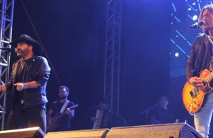 UNAÍ RODEIO FESTIVAL: MUDANÇA DE ÚLTIMA HORA NÃO AFETA SUCESSO DE PÚBLICO