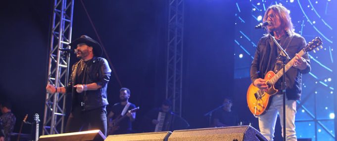 UNAÍ RODEIO FESTIVAL: MUDANÇA DE ÚLTIMA HORA NÃO AFETA SUCESSO DE PÚBLICO