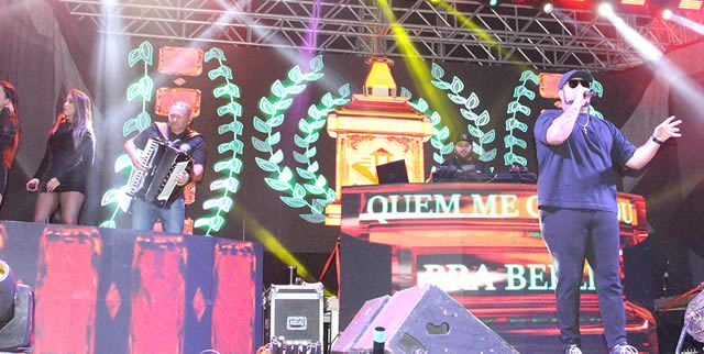 15ª Festa do Peão de Dom Bosco: Um Segundo Dia de Grandes Emoções com Samuel Rocha e Barão da Pisadinha