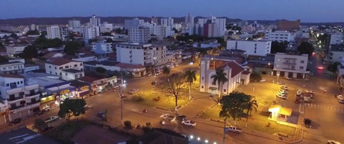 Quem você gostaria de ver no aniversário de Unaí 2025? 🎤🎉