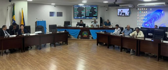 CÂMARA MUNICIPAL DE UNAÍ REJEITA CASSAÇÃO DA VEREADORA NAIR DAYANA EM VOTAÇÃO ACIRRADA