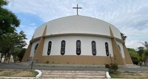 MUDANÇA REPENTINA DESAGRADA COMUNIDADE CATÓLICA DE UNAÍ