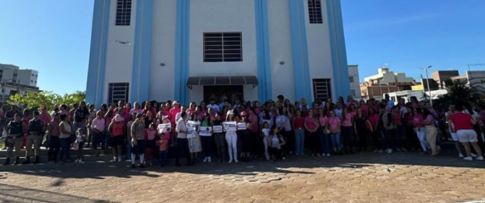 CAMINHADA DO DIA INTERNACIONAL DA MULHER MOBILIZA UNAÍ EM ATO DE CONSCIENTIZAÇÃO E REFLEXÃO