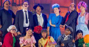 ESPETÁCULO CHAVES – UM DELICIOSO SANDUÍCHE DE PRESUNTO’ ENCANTA UNAÍ EM UMA NOITE DE ARTE, NOSTALGIA E HOMENAGEM ÀS MULHERES