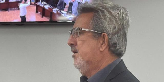 CÂMARA MUNICIPAL DE UNAÍ REALIZA REUNIÃO SOLENE PARA ELEIÇÃO E POSSE DO VEREADOR-CORREGEDOR