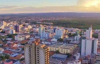 PORTAL ILUMINAR LANÇA ENQUETES COM POSSÍVEIS NOMES PARA DISPUTA A DEPUTADO FEDERAL EM UNAÍ