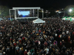 Multidão participa do “Clamor pela Vida” com Fernandinho em Unaí