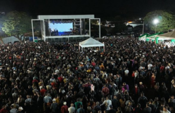 Multidão participa do “Clamor pela Vida” com Fernandinho em Unaí