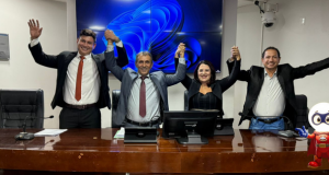 MENTE FECHADA E BOCA ABERTA — ASSIM PODEMOS TRANSCREVER A ELEIÇÃO DA CÂMARA DE UNAÍ